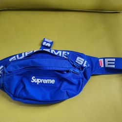 Supreme Fanny Pack (SS18) Royal Blue (Supreme Waist Bag) for Sale in Miami,  FL - OfferUp