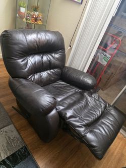 Single recliner couch
