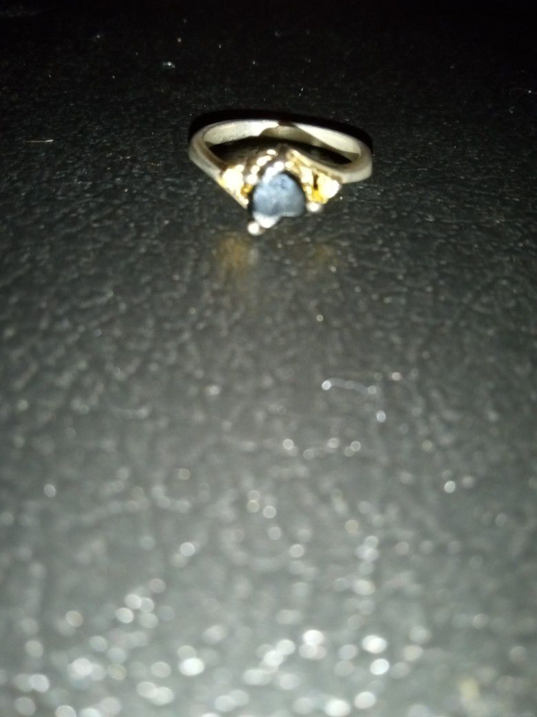 Black gemstone heart ring 