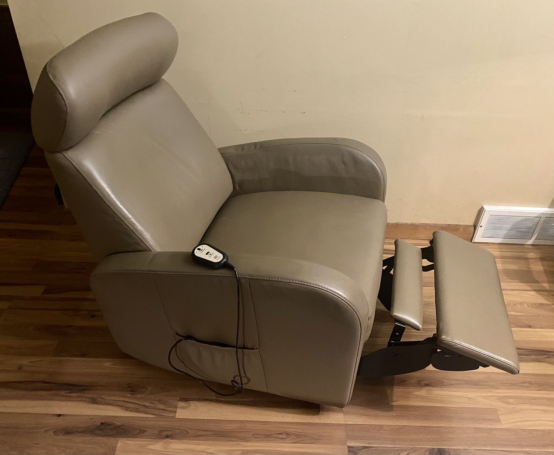 Leggett and Platt Power Reclining Sofa Chair.