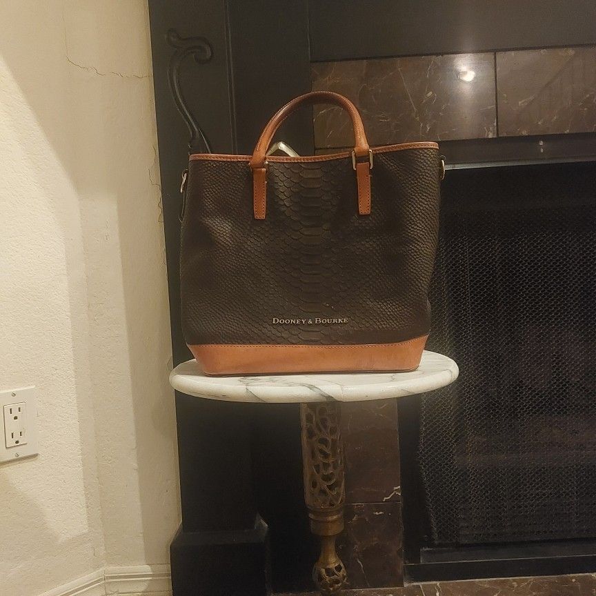 🖤👜 Dooney & Bourke | Black Snakeskin Tote Bag | Leather Trim, Elegant Vibe