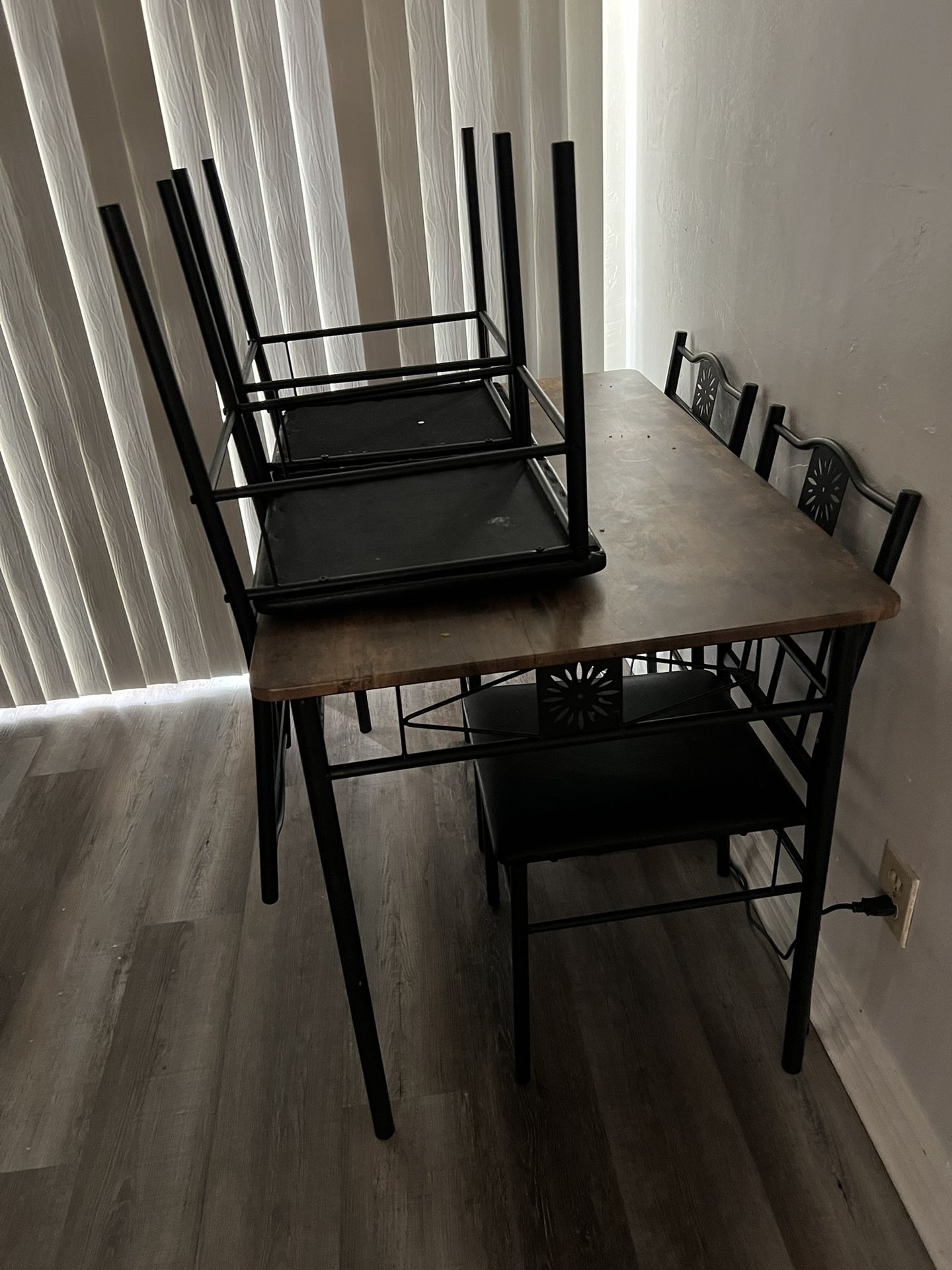 Dinning Table For 4
