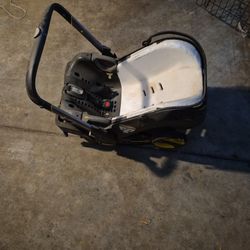 Doona Stroller/Carseat 