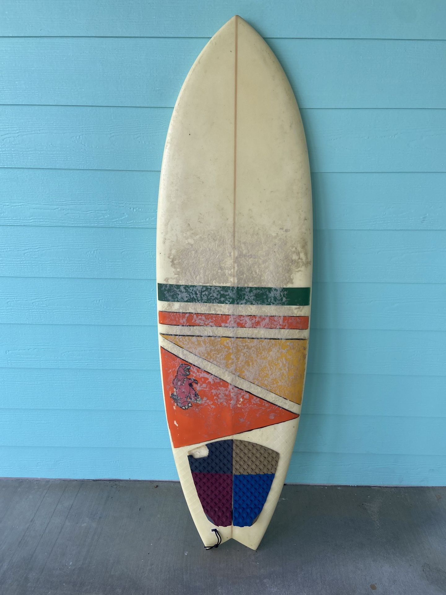 5’6 Surfboard