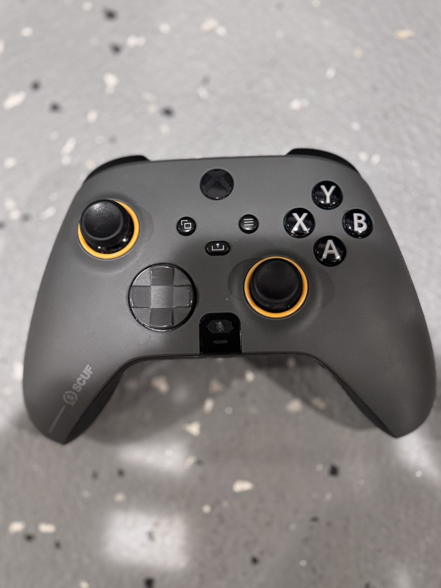 Scuff Controller/ Has 1 Broken Button