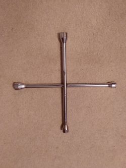 4 Way Lug Wrench (17,19,21,23mm)