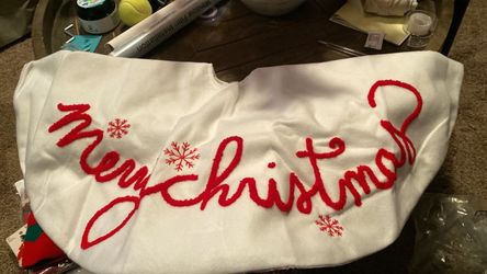 MERRY CHRISTMAS Tree Skirt