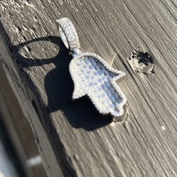 Moissanite Pendant