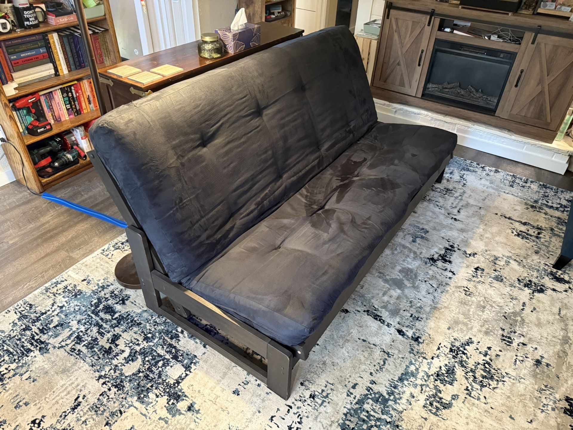 Black Futon