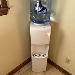 Water dispenser & 5 Gallon Jug