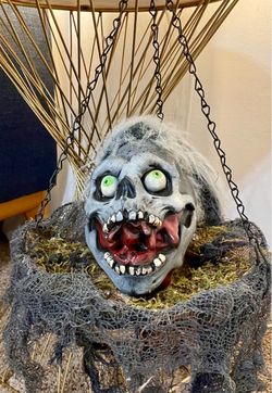 HALLOWEEN PROP/ DECOR…HANGING ZOMBIE HEAD