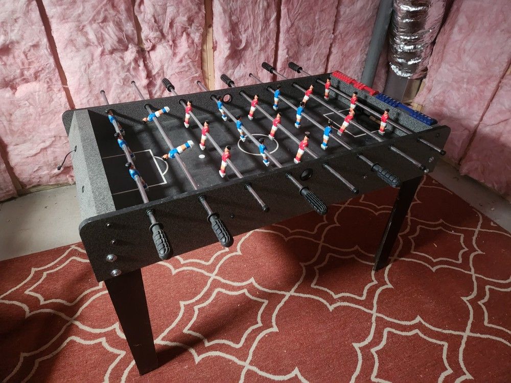 FOOSBALL TABLE
