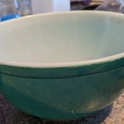 Pyrex Bowl (Green) 