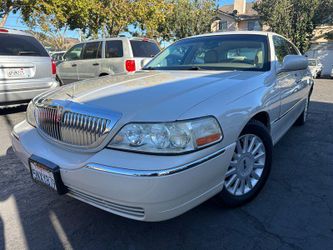 2004 Lincoln Town Car