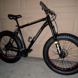 26"x4.0. GRAVITY FAT TIRES MENS MOUNTAIN BIKE. XL. 22.5". ALUMINUM 16 SPEEDS. EXCELLLENT CONDITION WITH FRESHLY TUNE UP 👌🏼