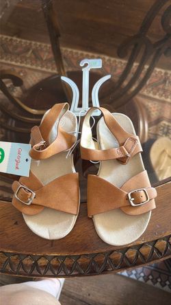 Girls sandals