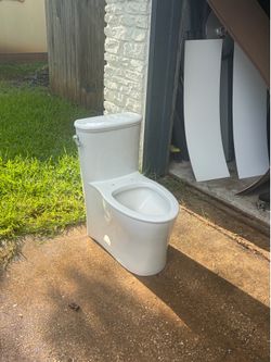 One piece toilet