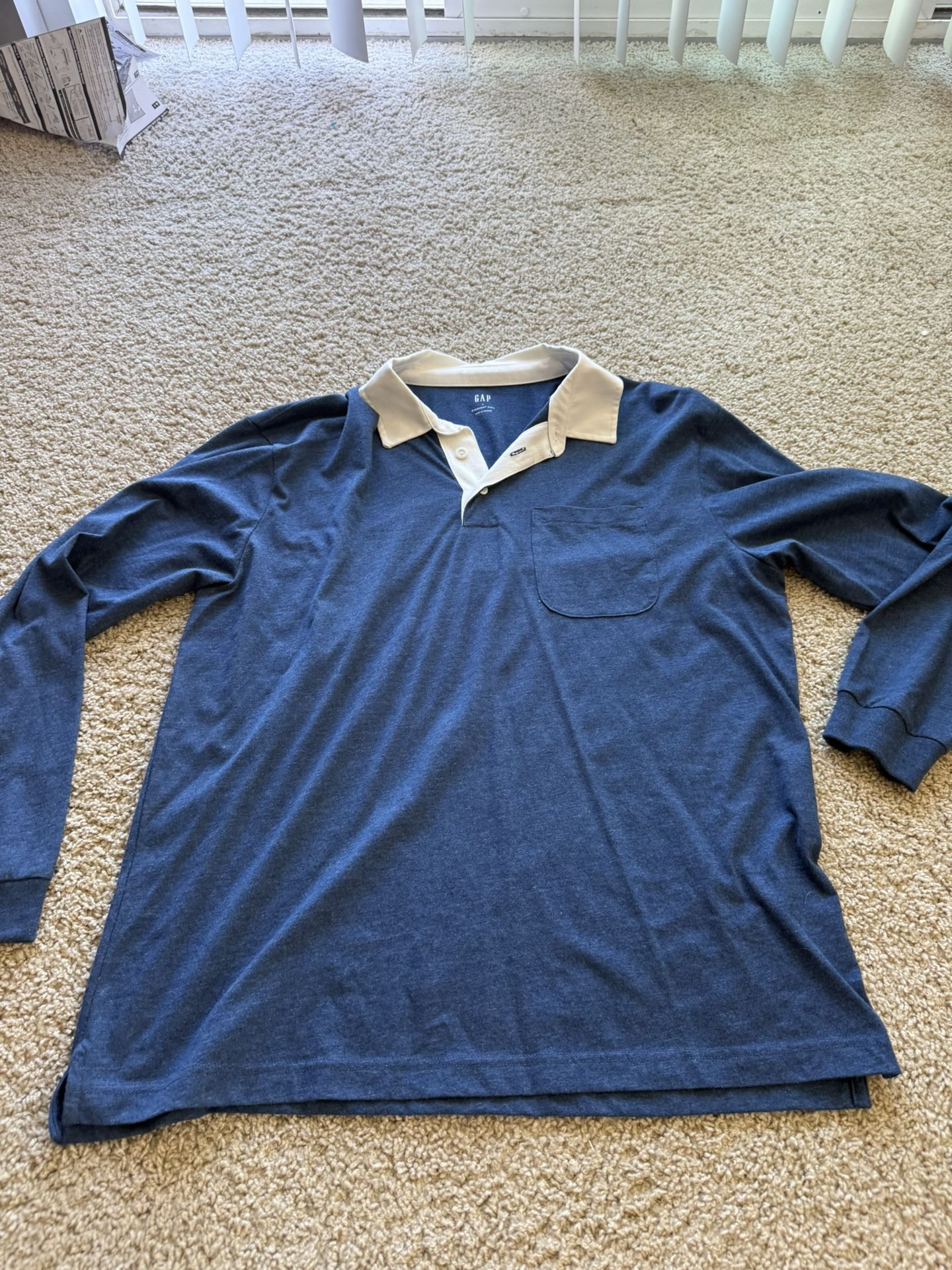GAP Blue And White Dress Shirt L