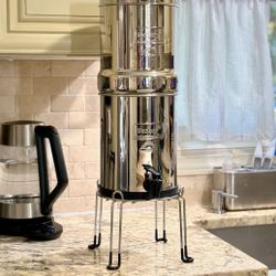 Berkey Water Purifier (1.5 Gal)
