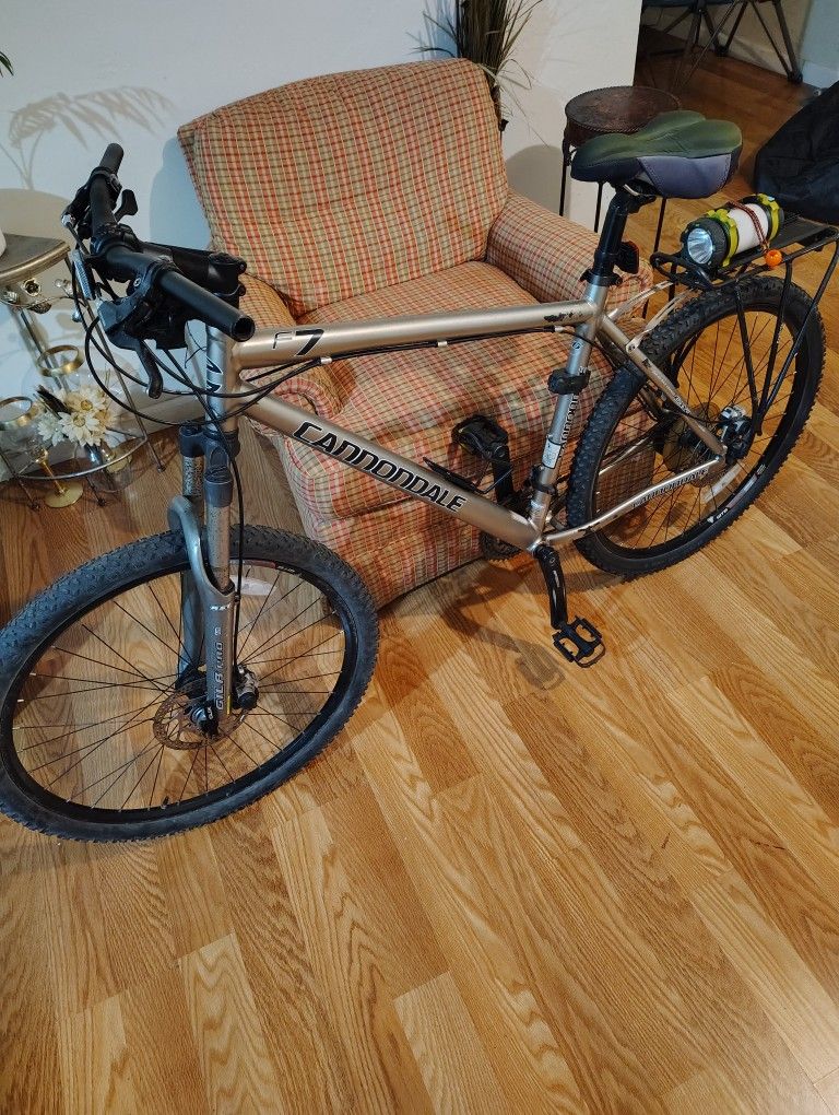 Cannondale F7 Mountain