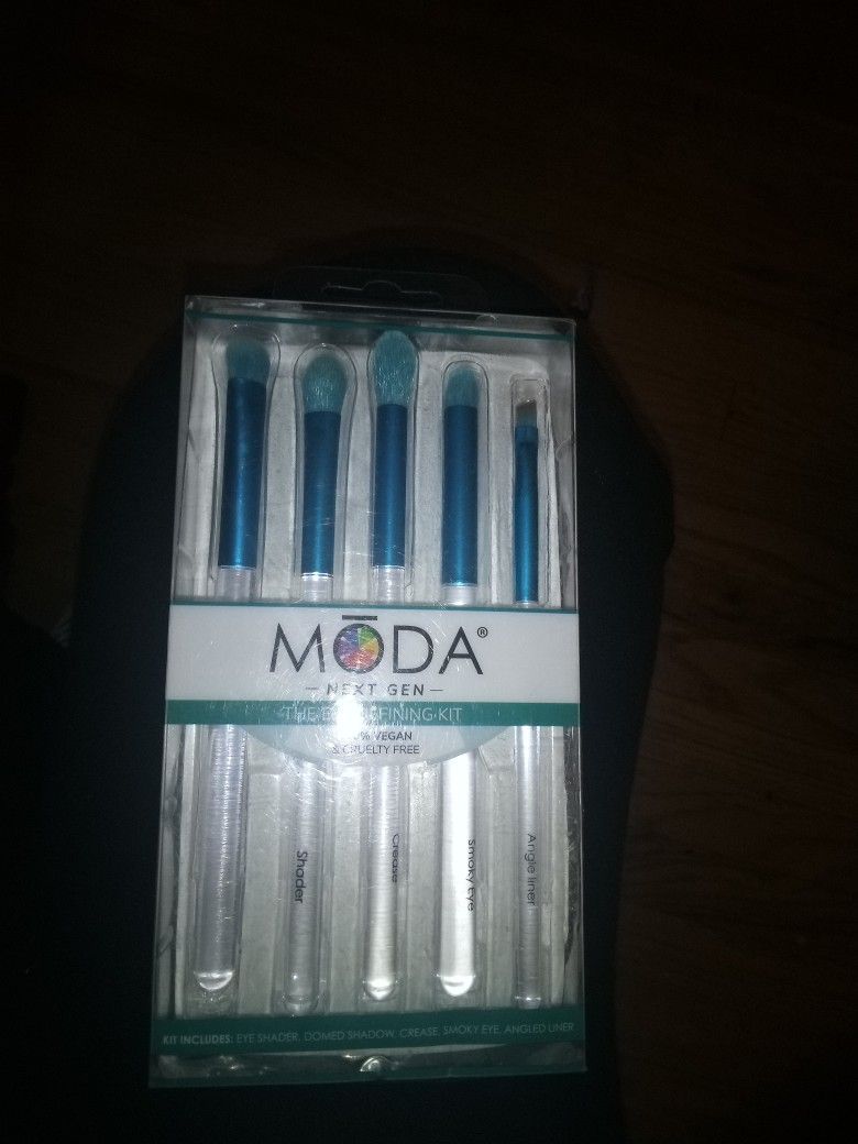 moda makeup brushes