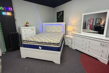 GORGEOUS, STURDY Bedroom Set at an AMAZING PRICE!