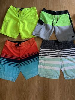 Selling Mens Beach Shorts Size:33 Different Brand 