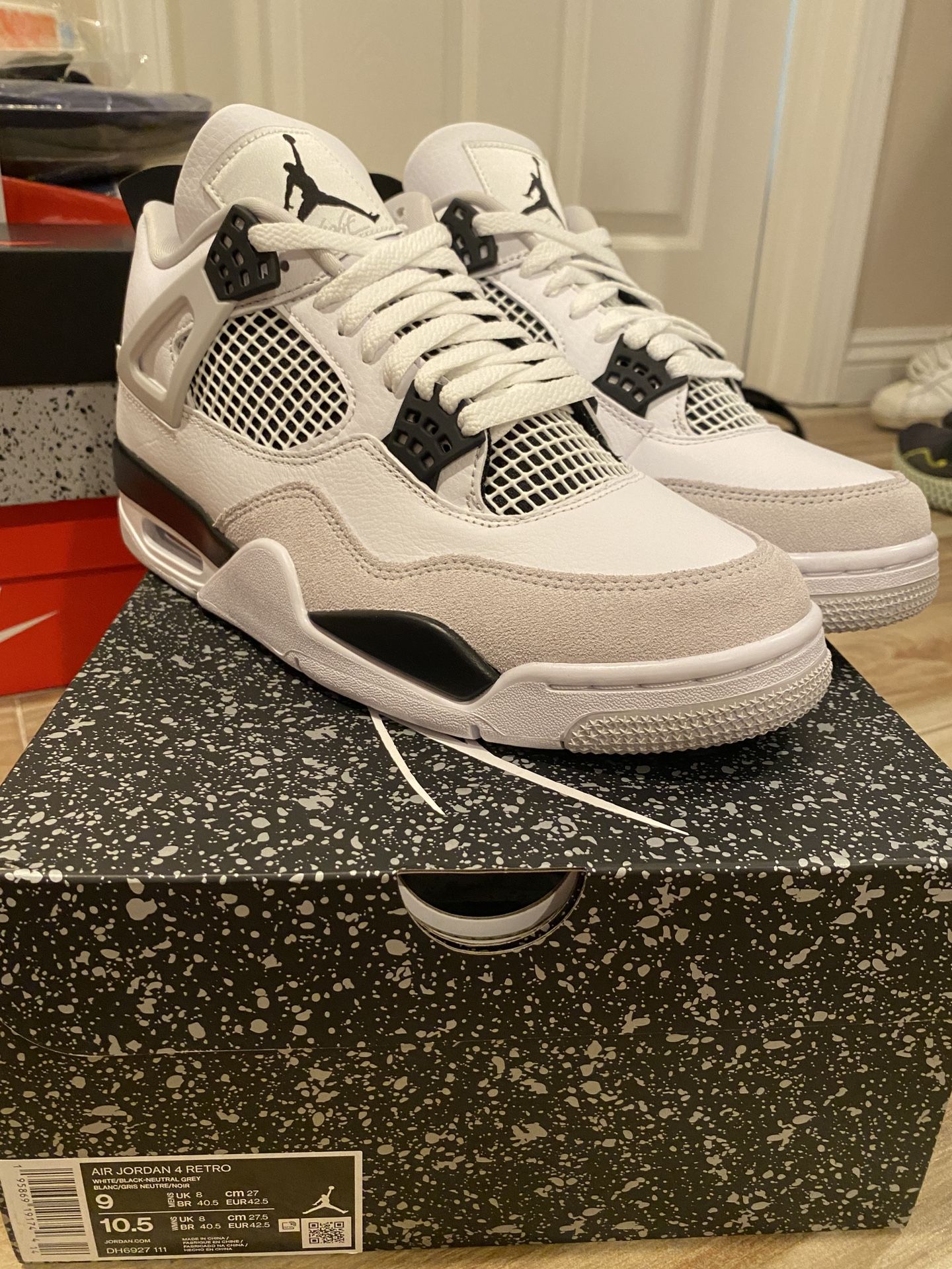 Air Jordan 4 Retro Military Black Size 9