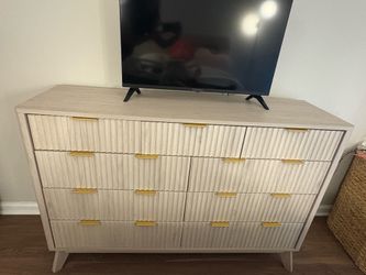 Brand new 9 drawer dresser
