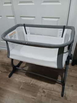 Baby bassinet in good condition