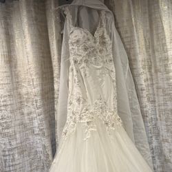 Allure Spaghetti Size 10 Wedding Dress