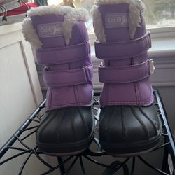 Cat and Jack purple toddler snow boots.  Sz 10