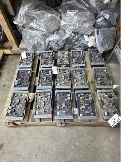 2007-2013 Silverado / Sierra / Tahoe / Yukon / Suburban/ Avalanche / Escalade FUSE BOX OEM