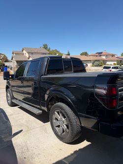 Ford F-150 Crew Cab Pickup Truck Black
