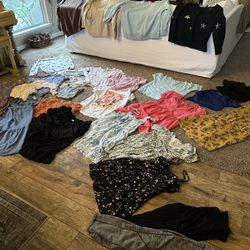 25+ Women’s Size Medium Clothes Lot 