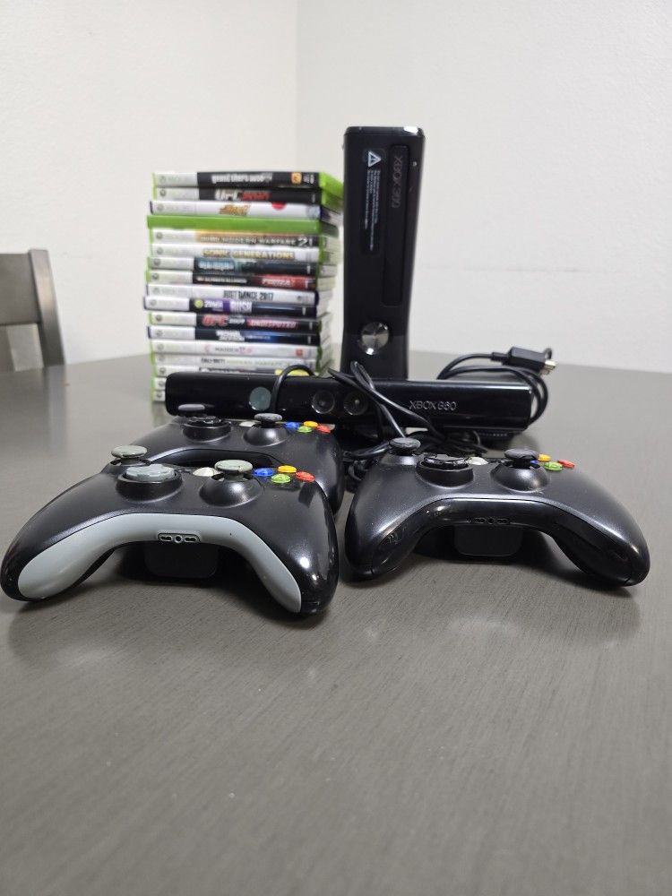 Xbox 360 With Games and Controls 