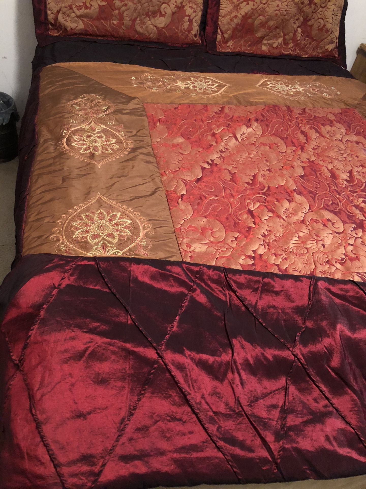 Queen size 2 pillows cases beautiful embroidery comforter