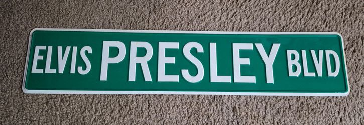 Elvis Presley Blvd Street Sign
