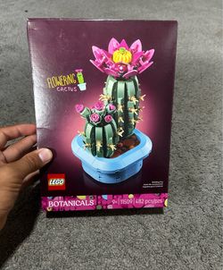 Flowering cactus Lego