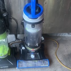 Bissell Clean View Swivel Rewind Pet Reach Vaccumm