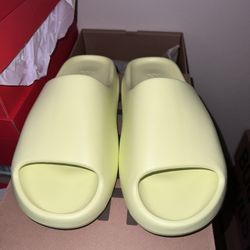 Yeezy Slide Glow Green