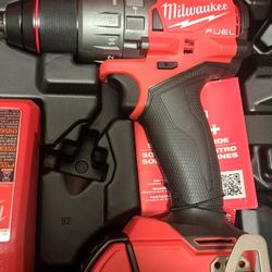 MilwaukeeM18 FUEL 18V Lithium-Ion Brushless Cordless 1/2 in. Hammer Drill Driver Kit with Two 5.0 Ah Batteries and Hard Case