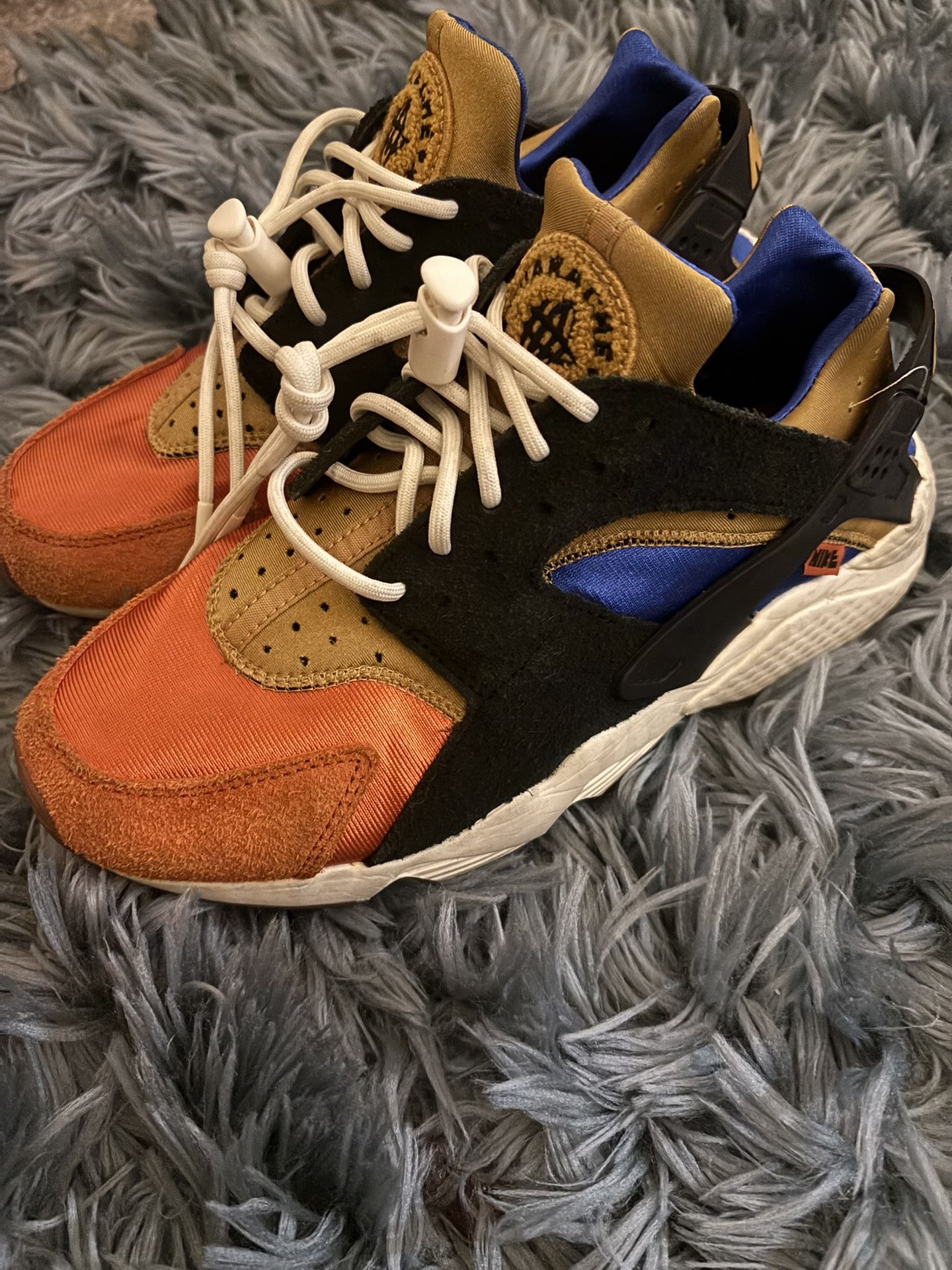 Nike Huarache Shoes Men 7.5 Women 9