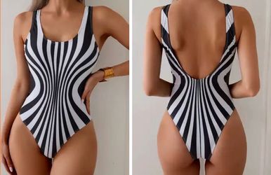 Women’s  swimsuit One Piece size M  New