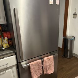 like new fridge 