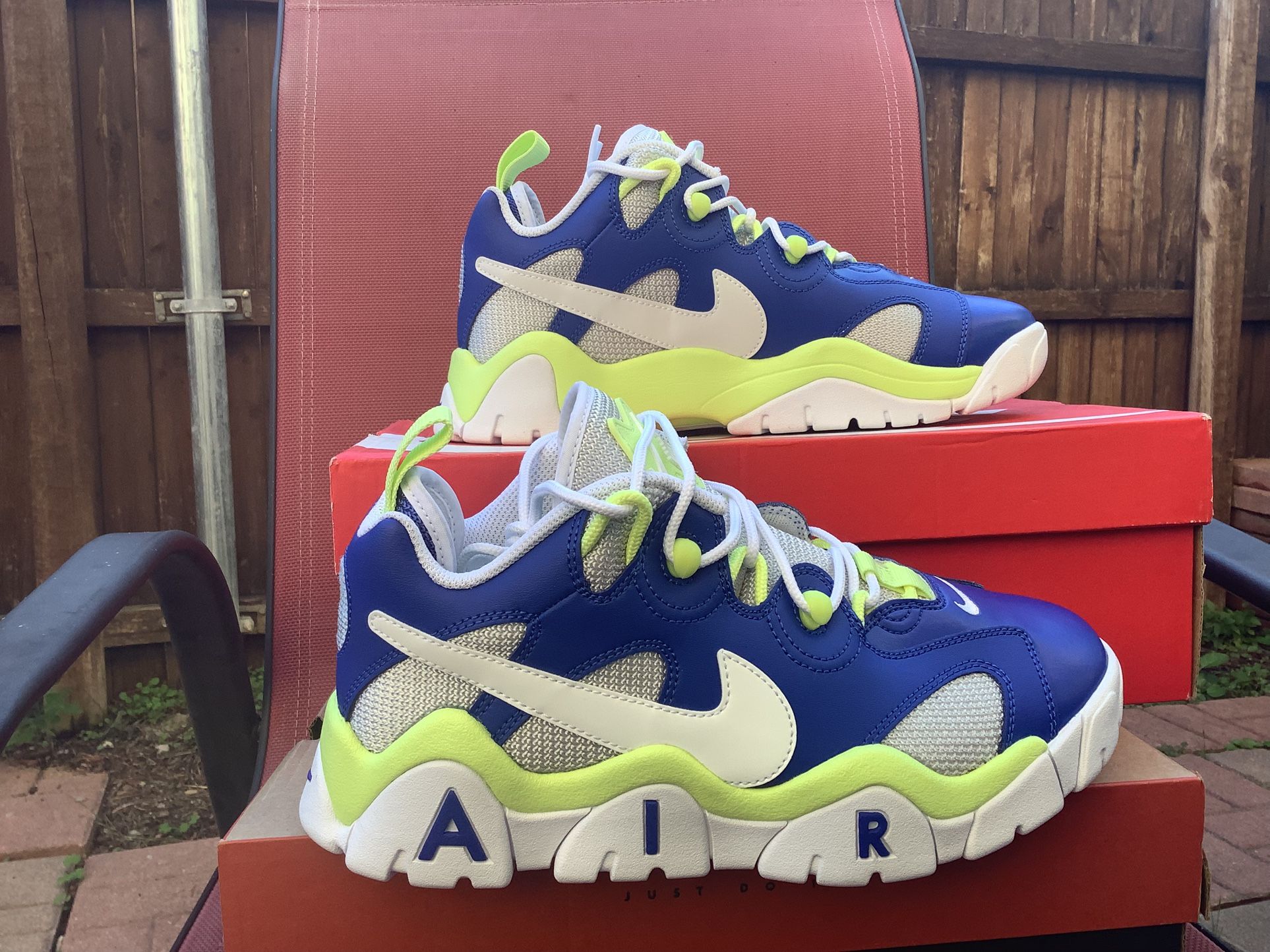 NEW YOUTH BIG KIDS WOMEN NIKE AIR BARRAGE LOW BG BASKETBALL 🏀 SNEAKERS Sz 7Y