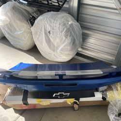2016-2108 Chevy Camaro Rear Deck Trunk Lid With Spoiler Hyper Blue Metallic