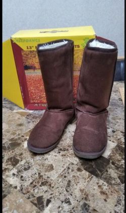 DAWGS CHOCOLATE BROWN BOOTS 7.5