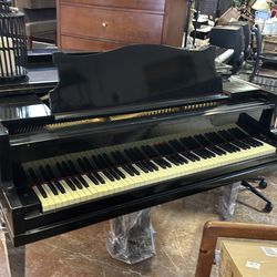Piano grand