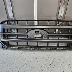 21 Ford F150 Lariat ,OEM Grille 